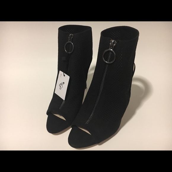 Zara Elegant woman - Picture 2 of 6